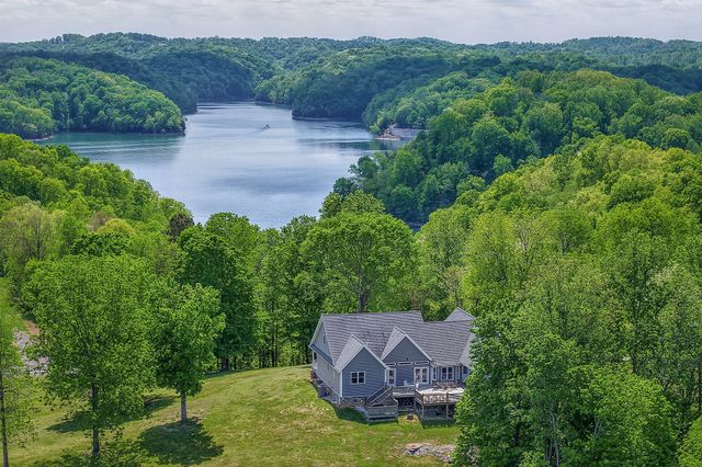 487 Cedar Hill Rd, Celina, TN 38551