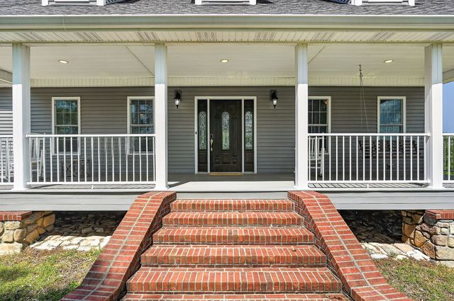 487 Cedar Hill Rd, Celina, TN 38551