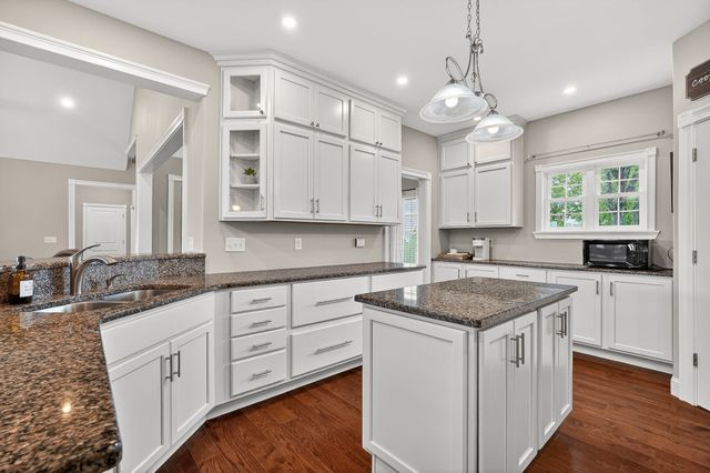 487 Cedar Hill Rd, Celina, TN 38551