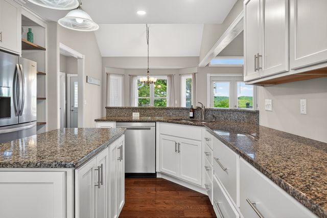487 Cedar Hill Rd, Celina, TN 38551