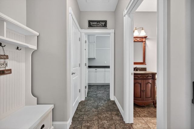 487 Cedar Hill Rd, Celina, TN 38551