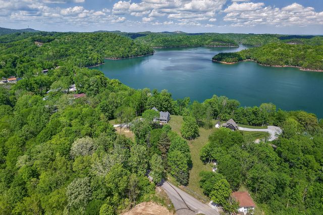 487 Cedar Hill Rd, Celina, TN 38551
