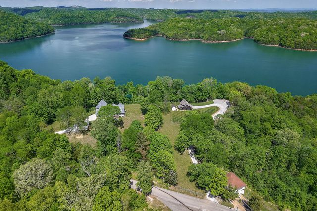 487 Cedar Hill Rd, Celina, TN 38551