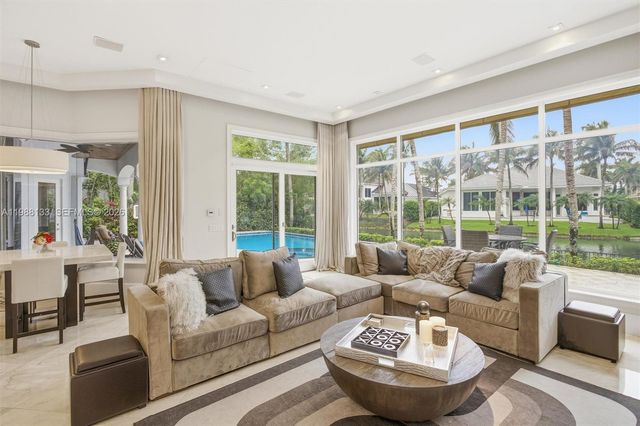 611 Sweet Bay Ave, Plantation, FL 33324