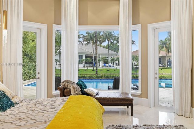 611 Sweet Bay Ave, Plantation, FL 33324