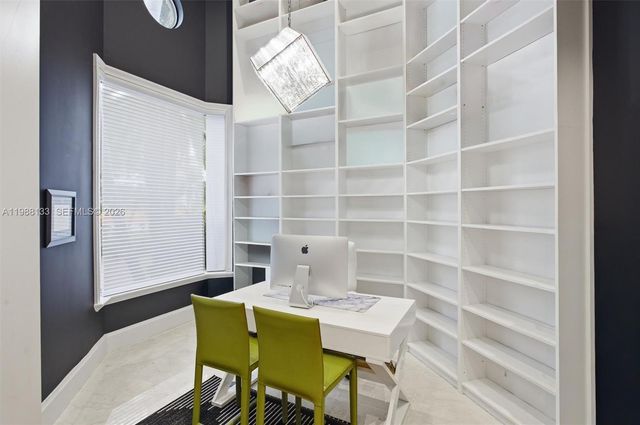 611 Sweet Bay Ave, Plantation, FL 33324