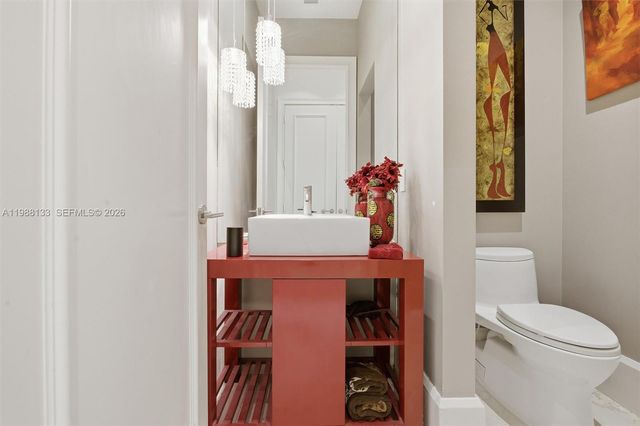 611 Sweet Bay Ave, Plantation, FL 33324