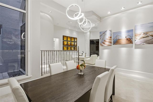 611 Sweet Bay Ave, Plantation, FL 33324