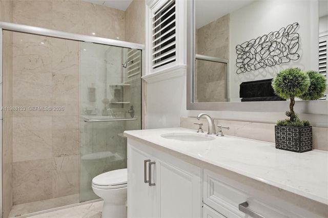 611 Sweet Bay Ave, Plantation, FL 33324