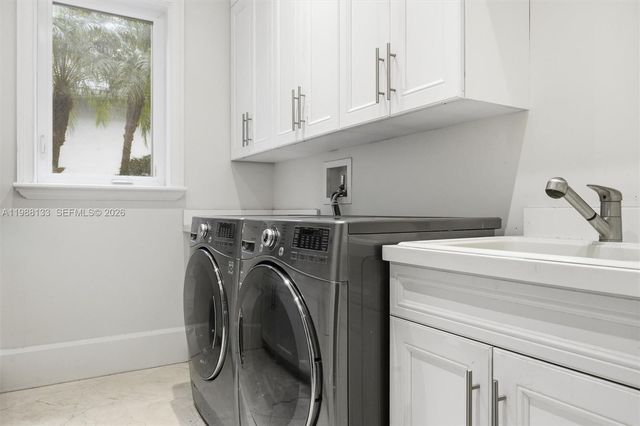 611 Sweet Bay Ave, Plantation, FL 33324