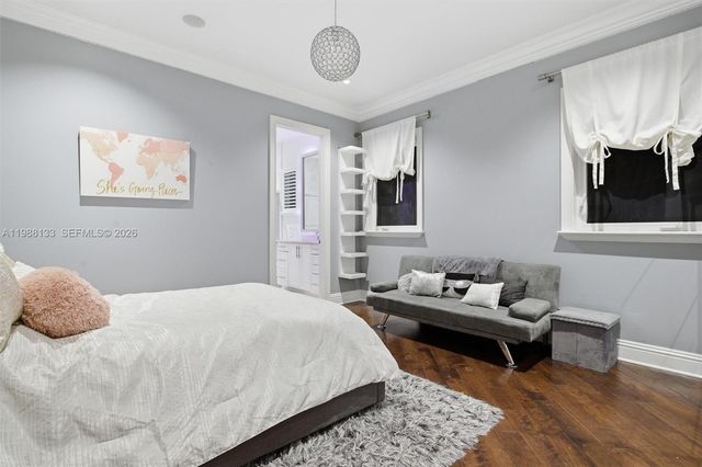 611 Sweet Bay Ave, Plantation, FL 33324