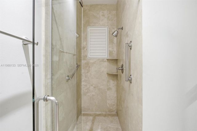 611 Sweet Bay Ave, Plantation, FL 33324