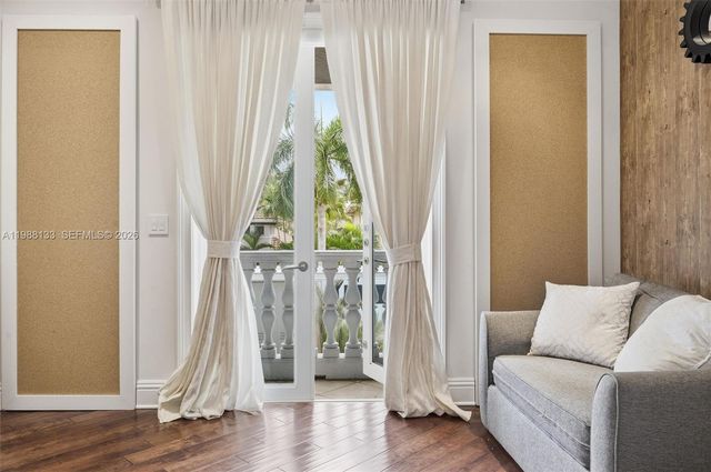 611 Sweet Bay Ave, Plantation, FL 33324