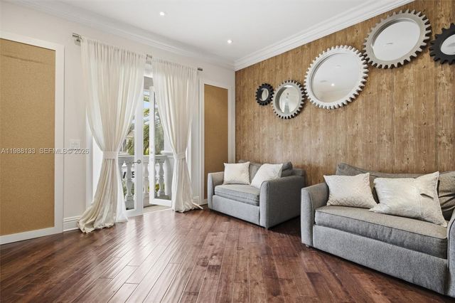 611 Sweet Bay Ave, Plantation, FL 33324