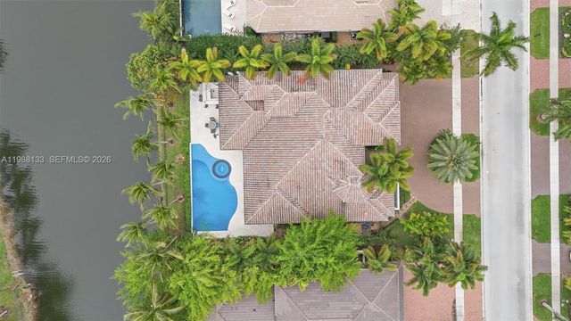 611 Sweet Bay Ave, Plantation, FL 33324