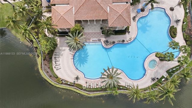 611 Sweet Bay Ave, Plantation, FL 33324