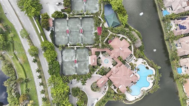 611 Sweet Bay Ave, Plantation, FL 33324