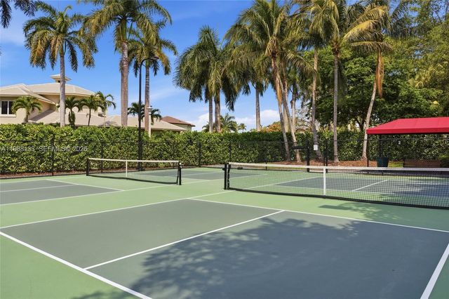 611 Sweet Bay Ave, Plantation, FL 33324