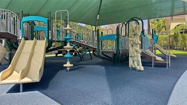 611 Sweet Bay Ave, Plantation, FL 33324