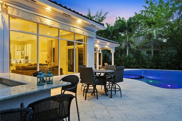 611 Sweet Bay Ave, Plantation, FL 33324