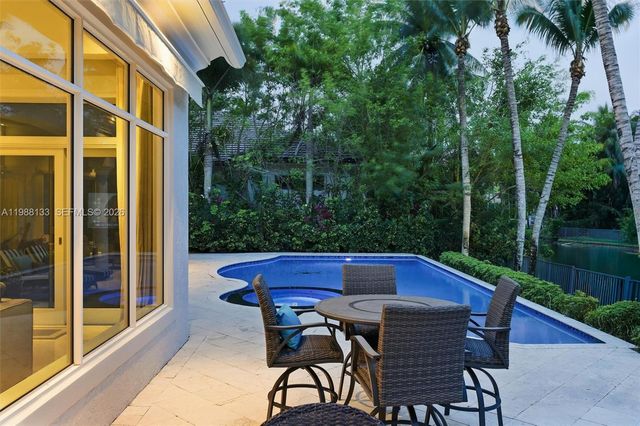 611 Sweet Bay Ave, Plantation, FL 33324