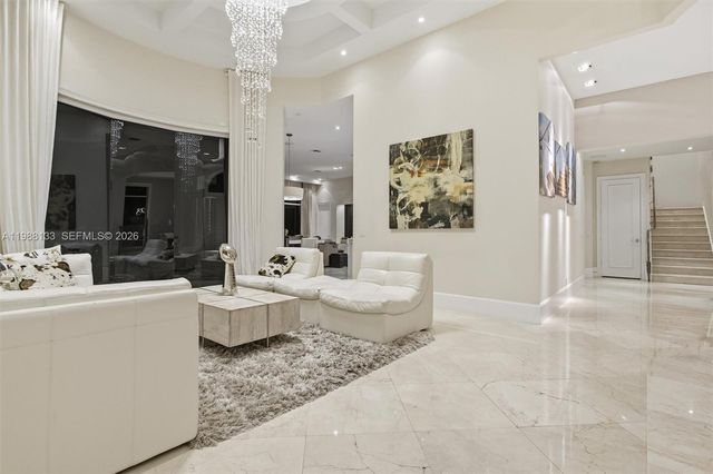 611 Sweet Bay Ave, Plantation, FL 33324