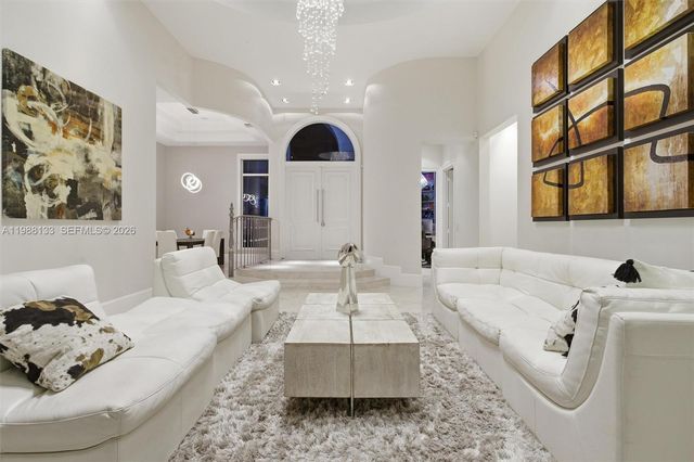 611 Sweet Bay Ave, Plantation, FL 33324