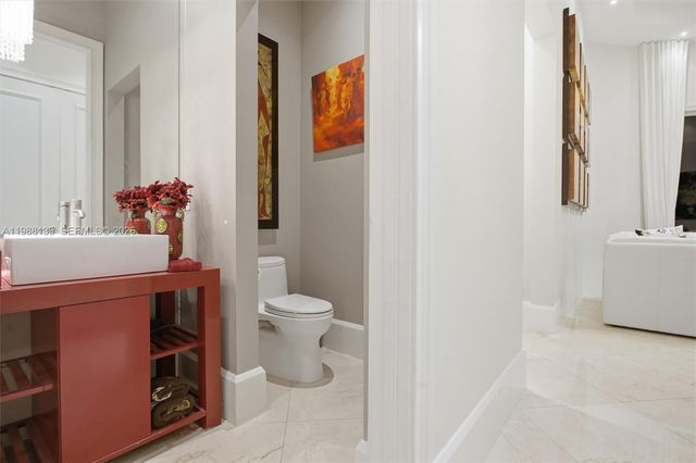 611 Sweet Bay Ave, Plantation, FL 33324