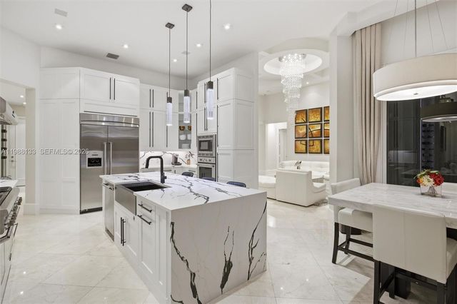 611 Sweet Bay Ave, Plantation, FL 33324