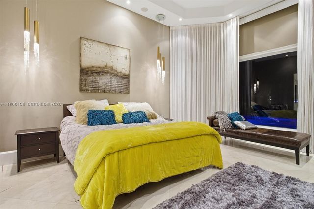 611 Sweet Bay Ave, Plantation, FL 33324