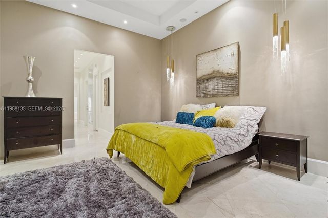 611 Sweet Bay Ave, Plantation, FL 33324