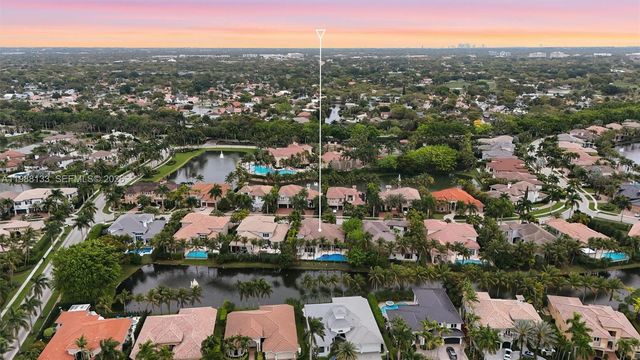 611 Sweet Bay Ave, Plantation, FL 33324