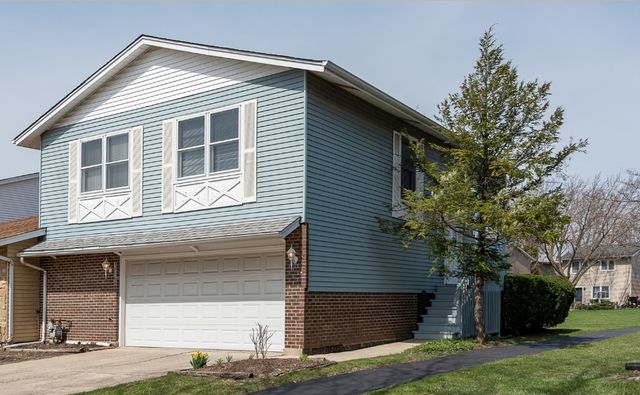 1826 Prentiss Drive, Downers Grove, IL 60516
