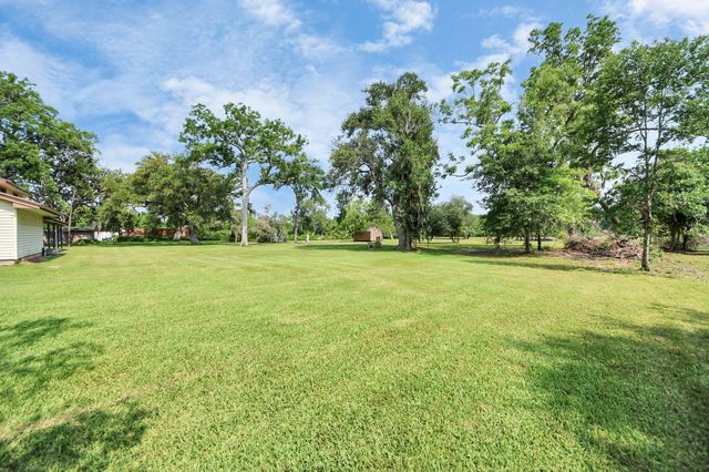 1413 Cr-347 Road, Brazoria, TX 77422