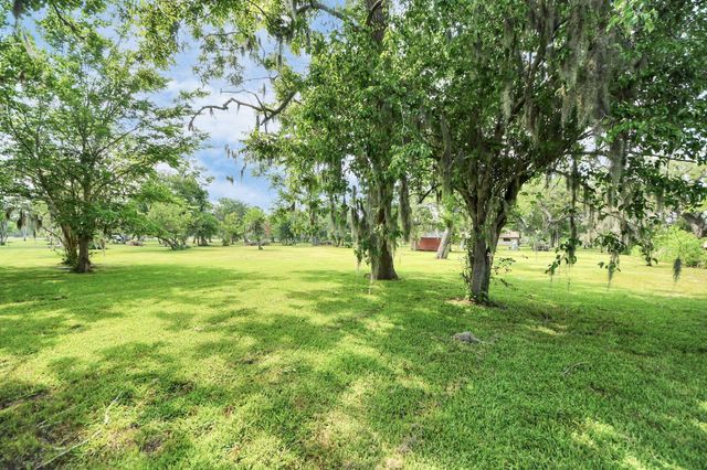 1413 Cr-347 Road, Brazoria, TX 77422