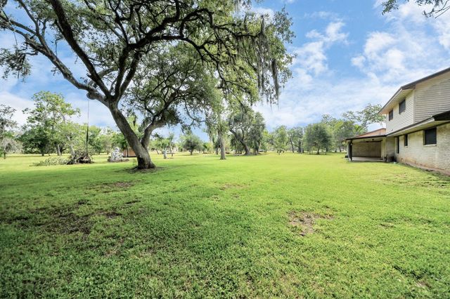 1413 Cr-347 Road, Brazoria, TX 77422