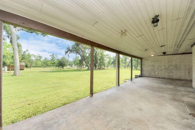 1413 Cr-347 Road, Brazoria, TX 77422
