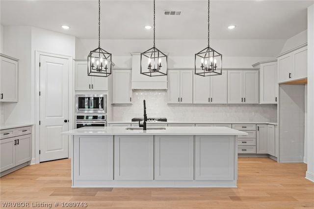 9015 Birkshire Place, Fort Smith, AR 72916