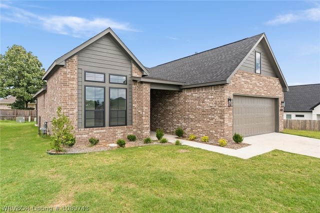 9015 Birkshire Place, Fort Smith, AR 72916