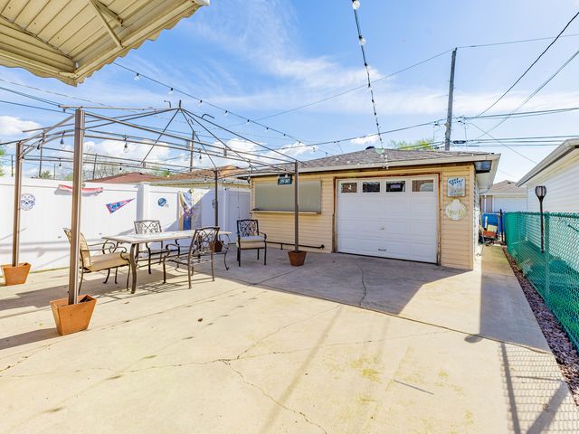 5127 S New England Avenue, Chicago, IL 60638