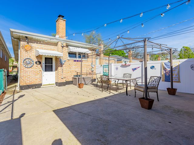 5127 S New England Avenue, Chicago, IL 60638