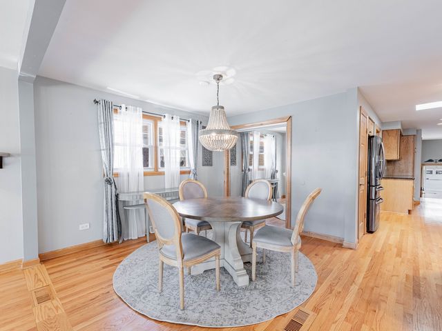5127 S New England Avenue, Chicago, IL 60638