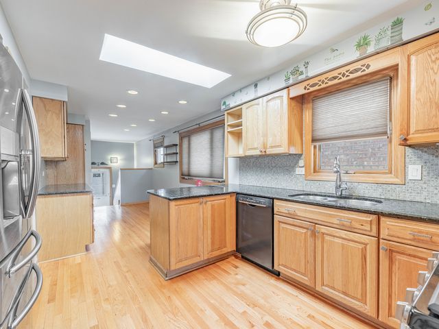 5127 S New England Avenue, Chicago, IL 60638
