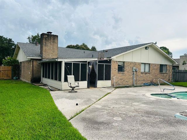 16902 Castle Fraser Drive, Houston, TX 77084