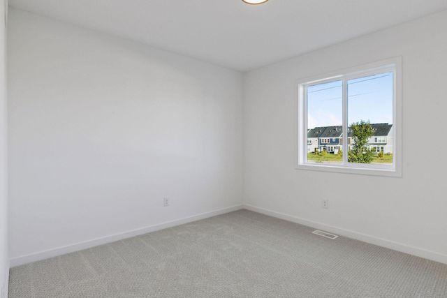 10157 Blackmoor Road, Woodbury, MN 55129