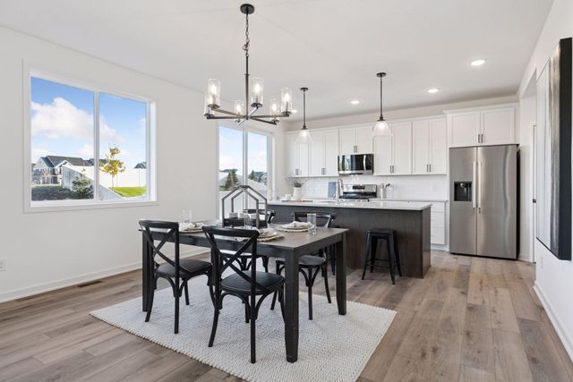 10157 Blackmoor Road, Woodbury, MN 55129