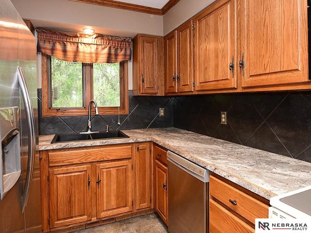 1400 Trelawney Drive, Lincoln, NE 68512