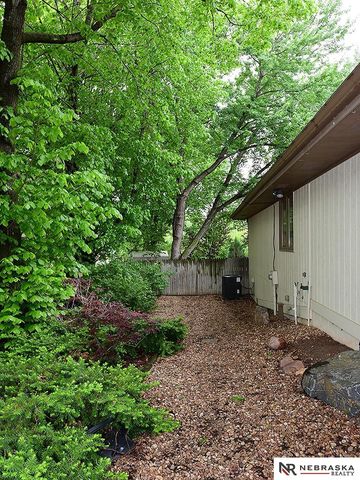1400 Trelawney Drive, Lincoln, NE 68512
