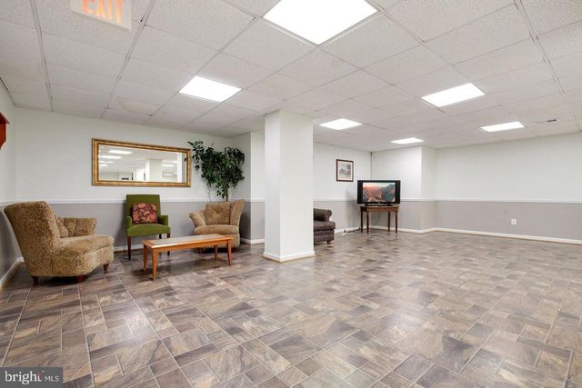 4 MONROE ST #802, Rockville, MD 20850