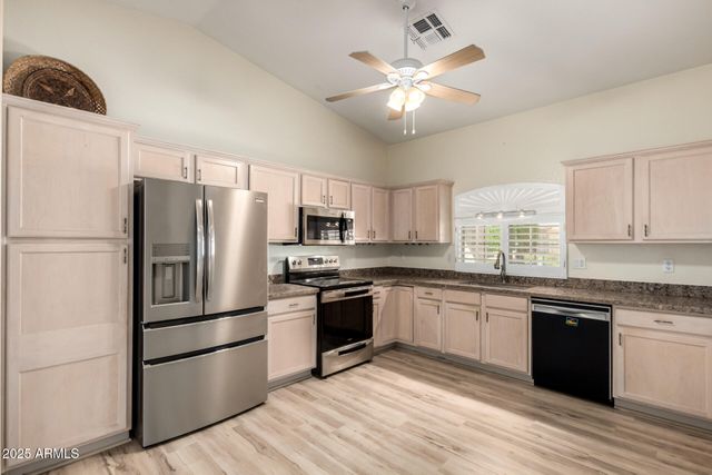 2101 S MERIDIAN Road 301, Apache Junction, AZ 85120